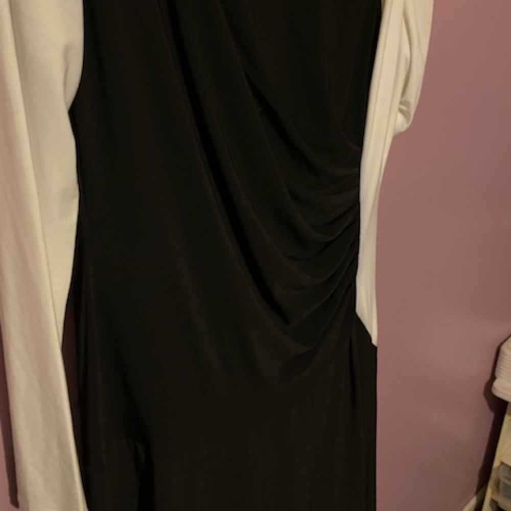 Dress - Picture 5 of 5